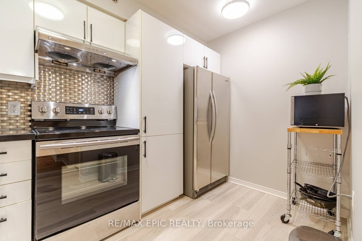 75 Weldrick Road E, #732, Richmond Hill, York ON L4C 0H9