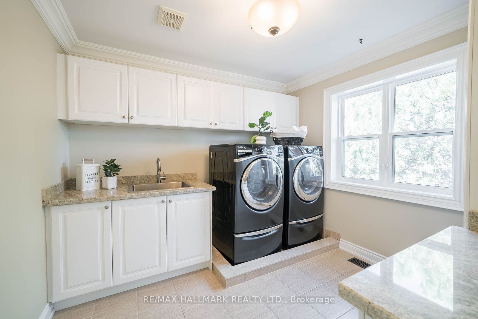 23 Maurovista Court, Whitchurch-Stouffville, York ON L4A 0E4