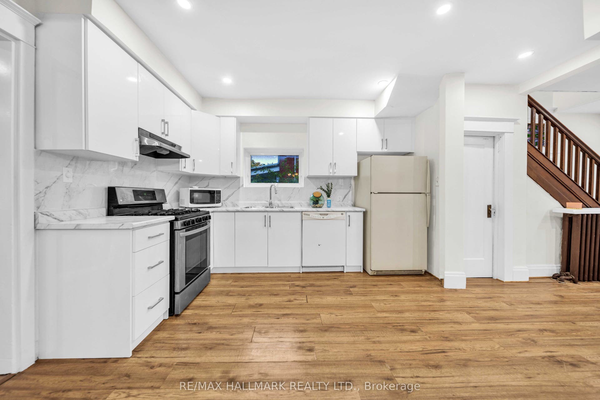 20 Elizabeth Street S, Richmond Hill, York ON L4C 3V4