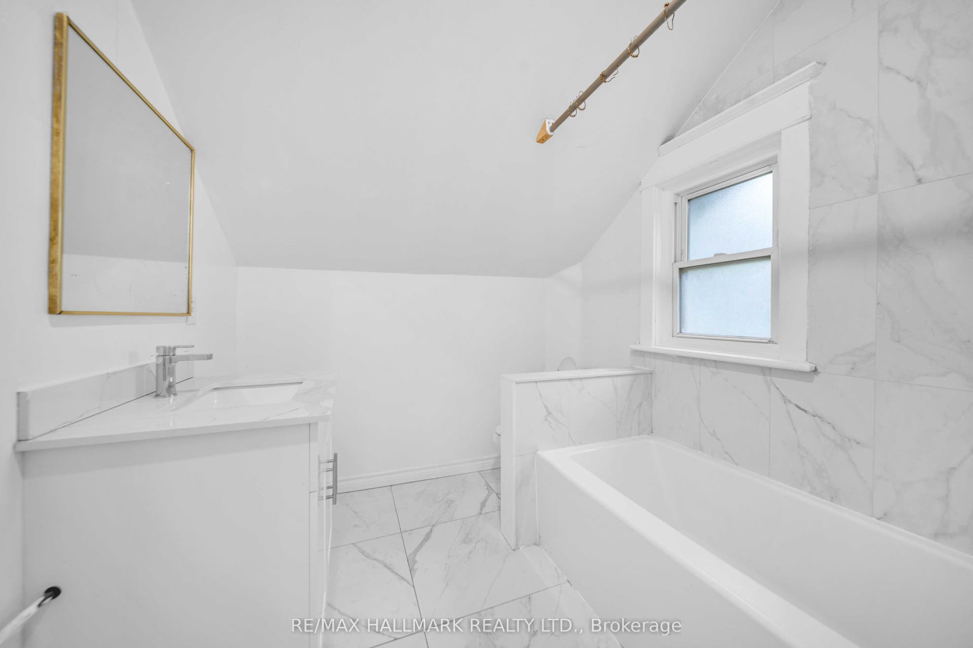 20 Elizabeth Street S, Richmond Hill, York ON L4C 3V4