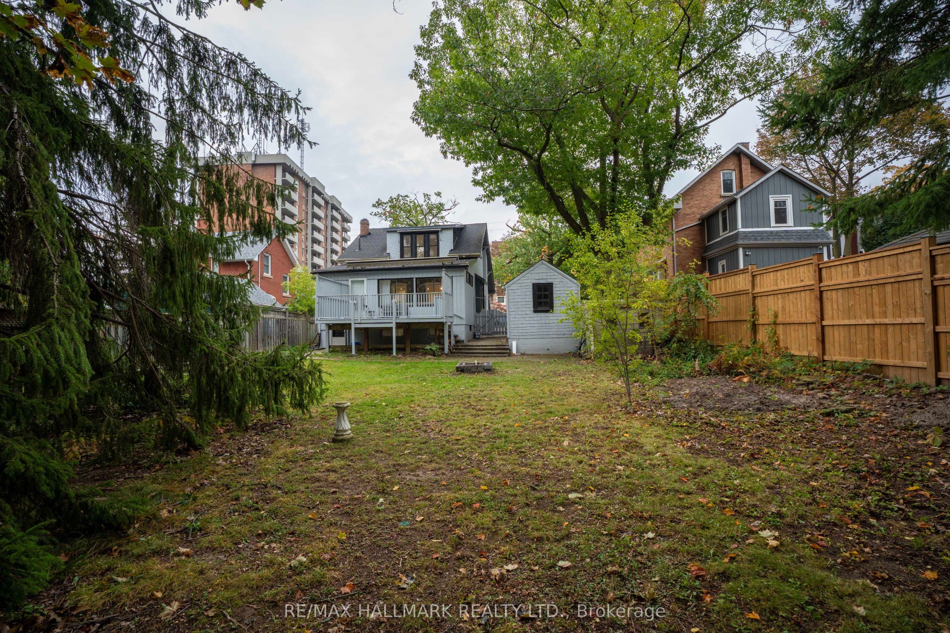 20 Elizabeth Street S, Richmond Hill, York ON L4C 3V4