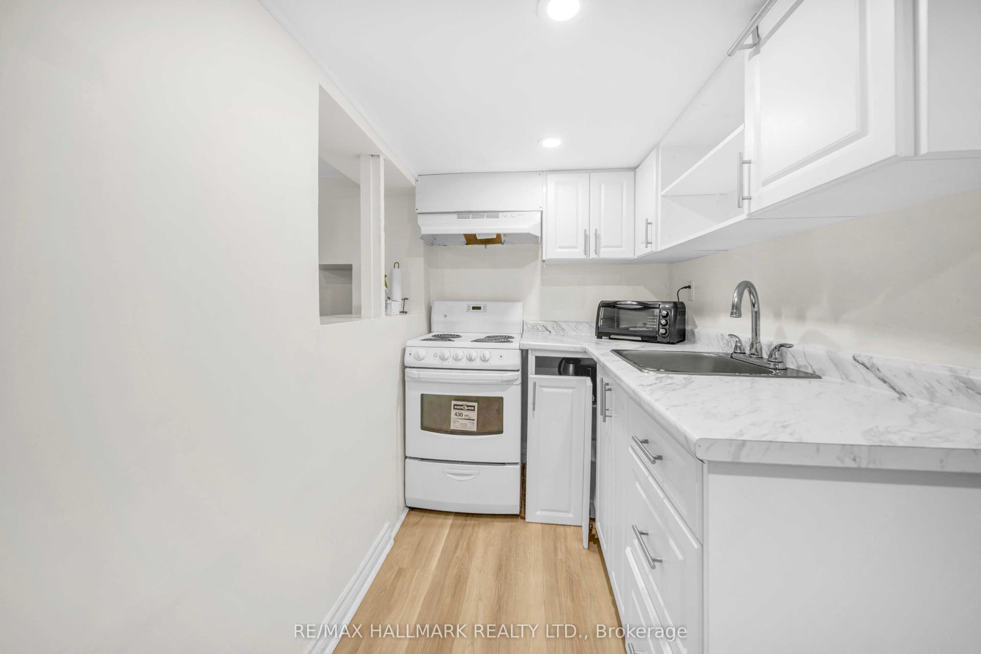 20 Elizabeth Street S, Richmond Hill, York ON L4C 3V4