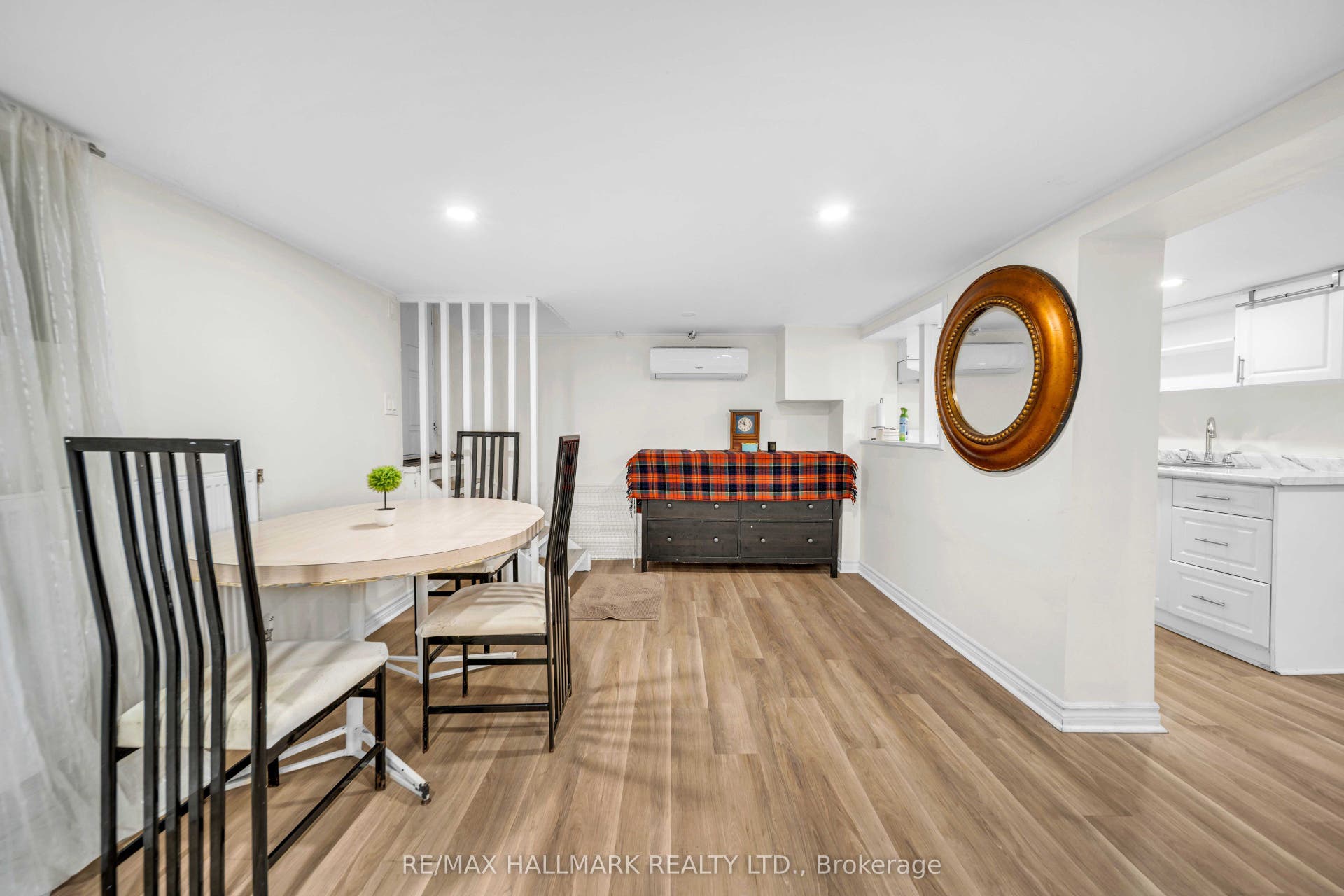 20 Elizabeth Street S, Richmond Hill, York ON L4C 3V4