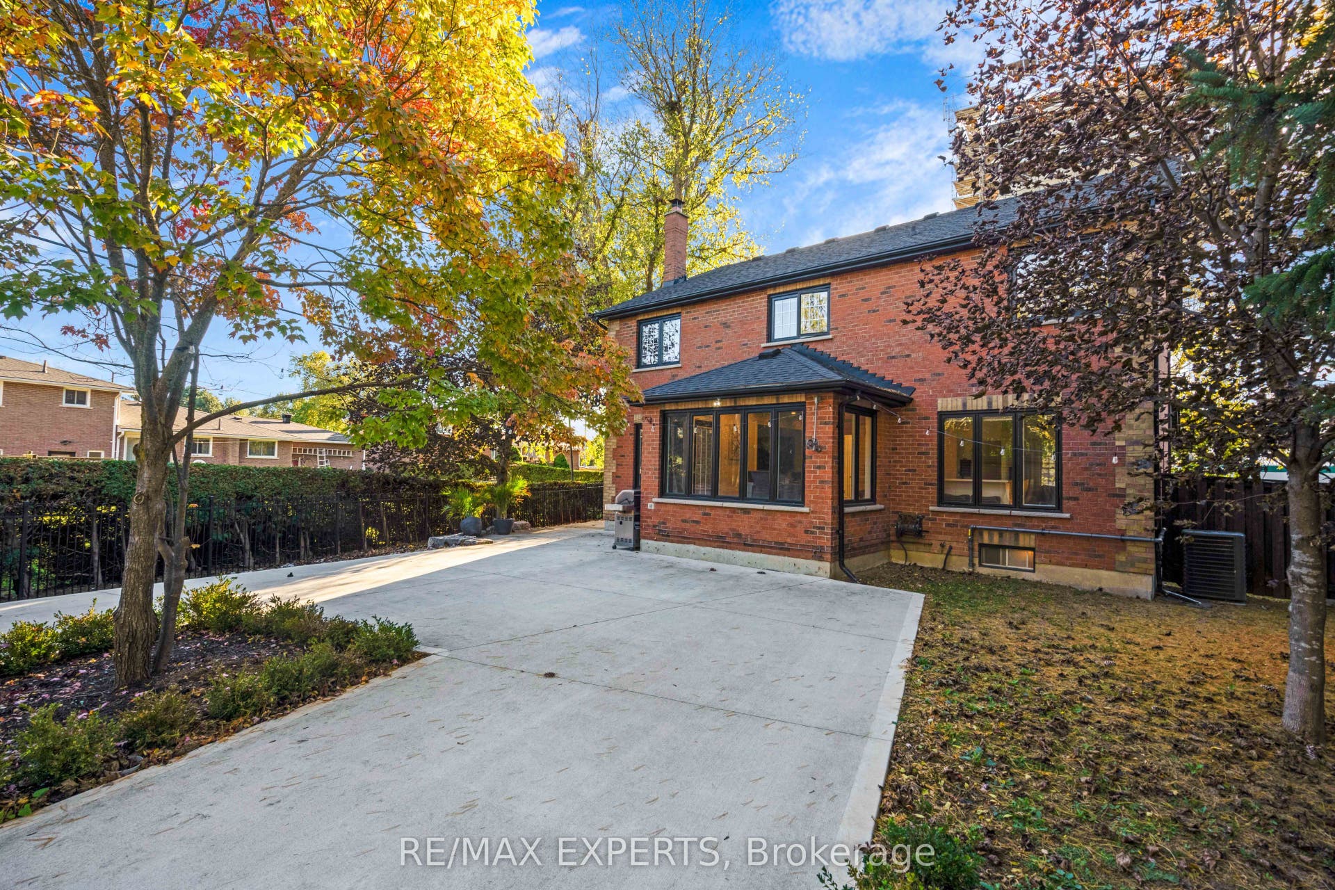 61 Fisher Street, King, York ON L7B 1G3