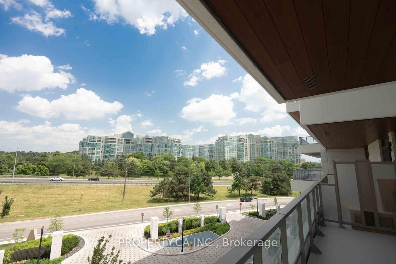 399 Royal Orchard Boulevard, #422, Markham, York ON L3T 0H4