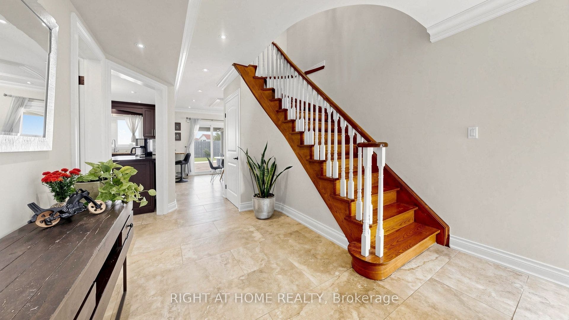 44 Robertson Close, Vaughan, Vaughan, York ON L6A 2H1