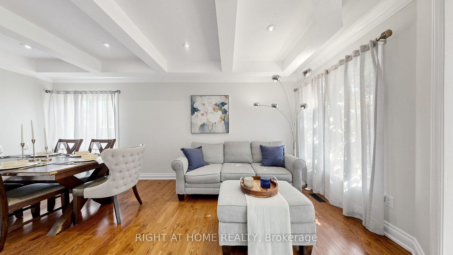 44 Robertson Close, Vaughan, Vaughan, York ON L6A 2H1
