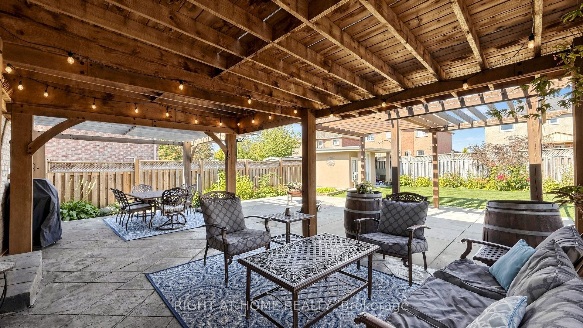 44 Robertson Close, Vaughan, Vaughan, York ON L6A 2H1