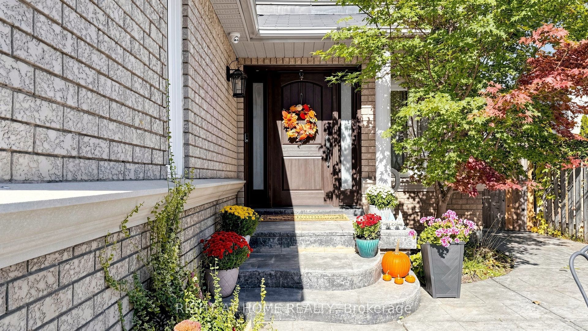 44 Robertson Close, Vaughan, Vaughan, York ON L6A 2H1