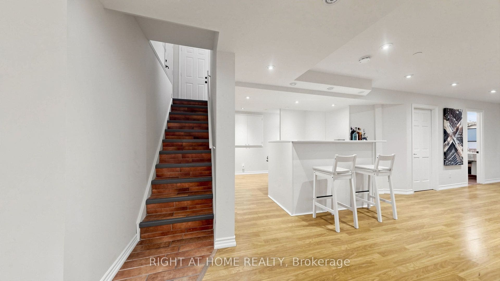 44 Robertson Close, Vaughan, Vaughan, York ON L6A 2H1