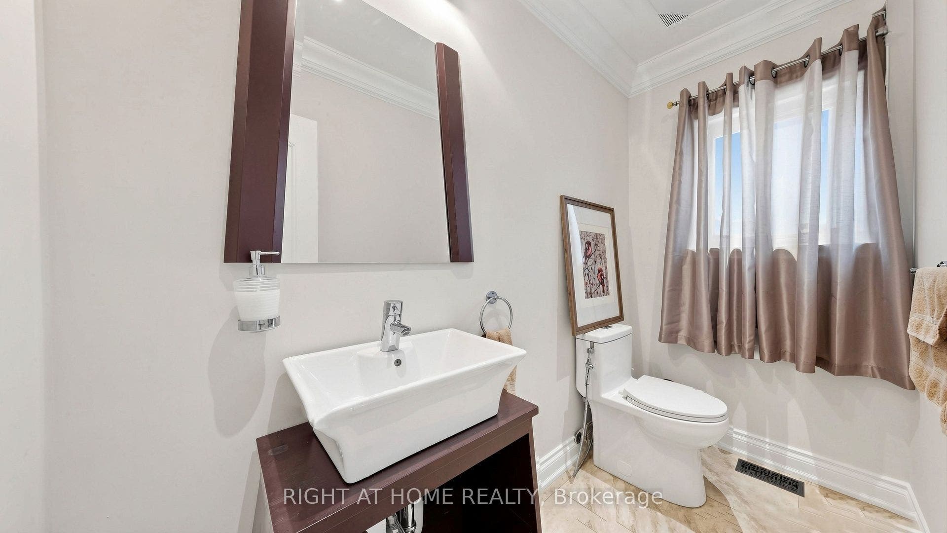 44 Robertson Close, Vaughan, Vaughan, York ON L6A 2H1
