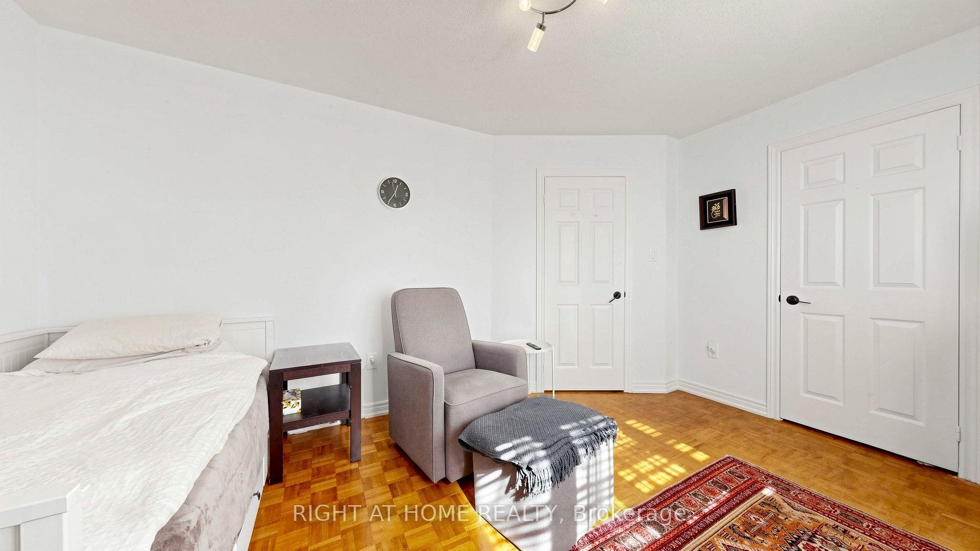 44 Robertson Close, Vaughan, Vaughan, York ON L6A 2H1