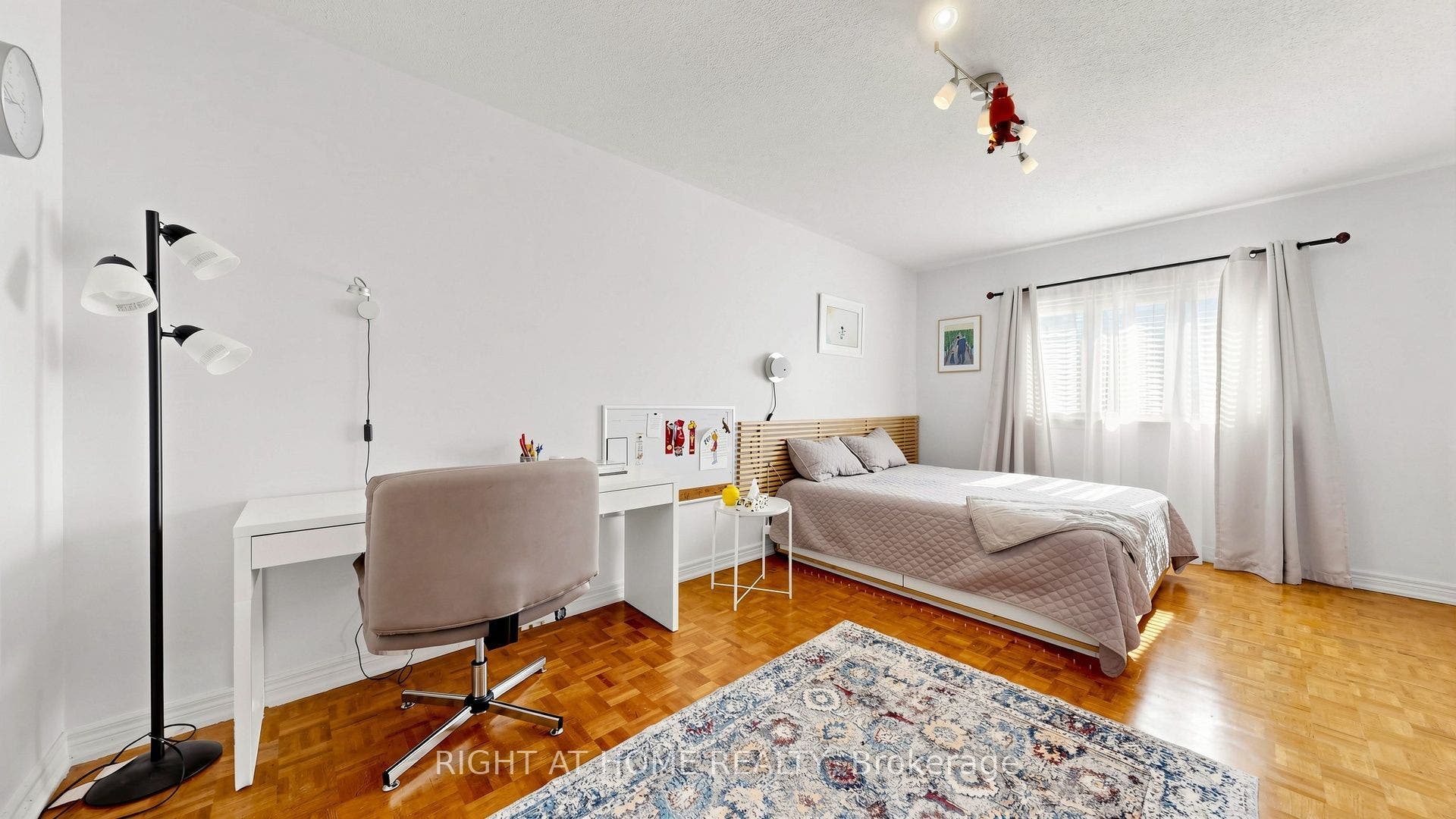 44 Robertson Close, Vaughan, Vaughan, York ON L6A 2H1