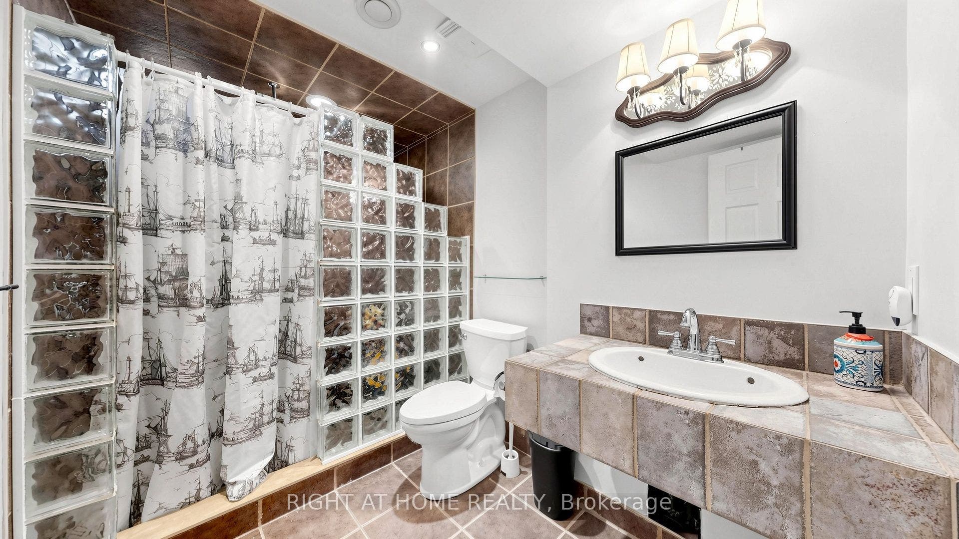 44 Robertson Close, Vaughan, Vaughan, York ON L6A 2H1