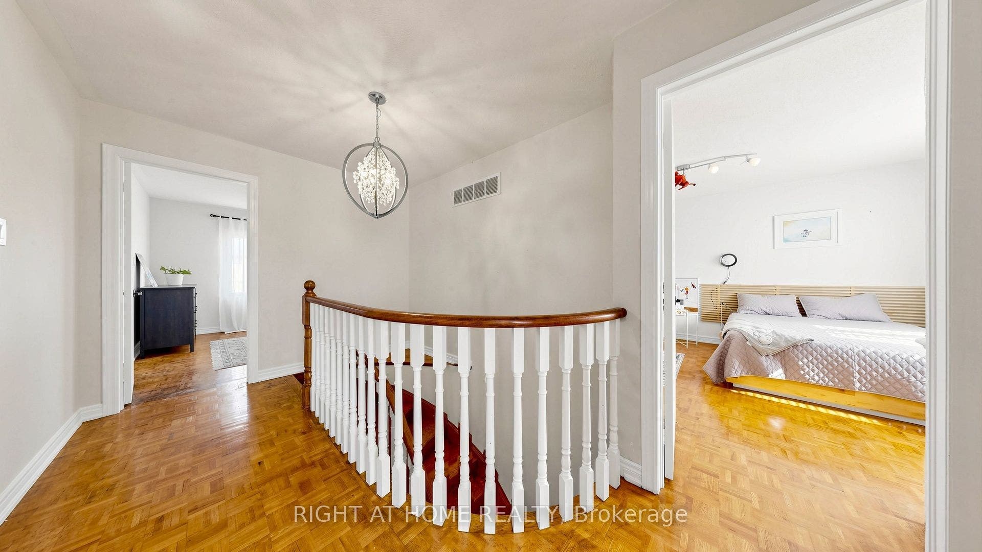 44 Robertson Close, Vaughan, Vaughan, York ON L6A 2H1