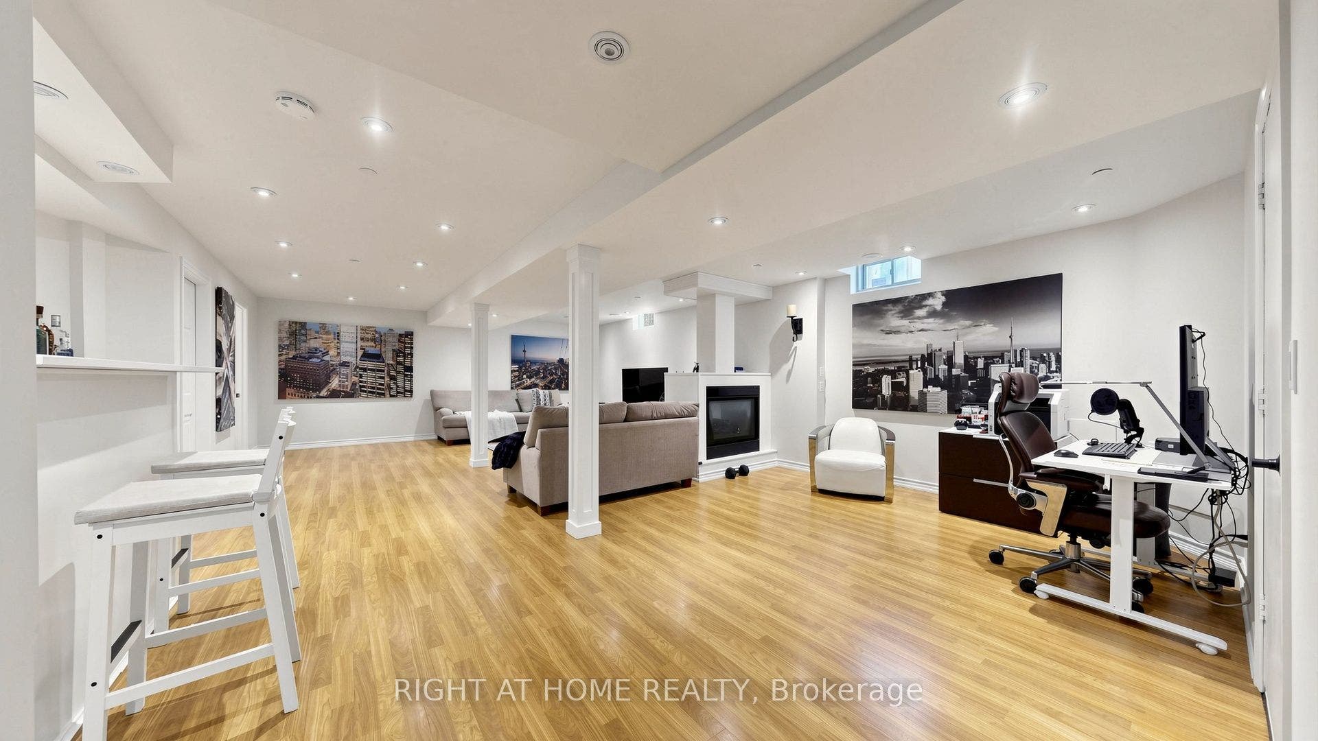44 Robertson Close, Vaughan, Vaughan, York ON L6A 2H1