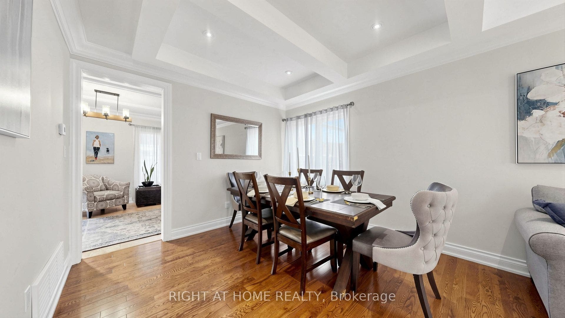 44 Robertson Close, Vaughan, Vaughan, York ON L6A 2H1