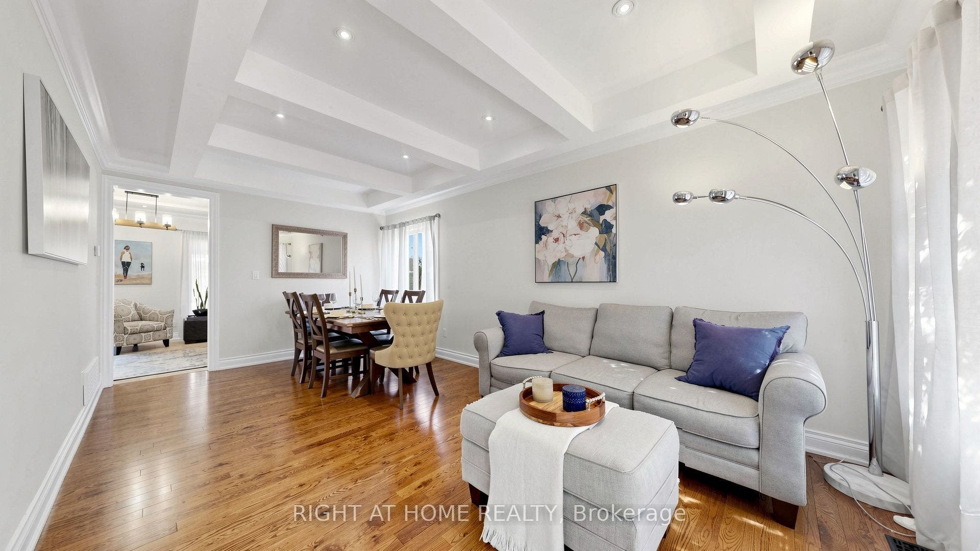 44 Robertson Close, Vaughan, Vaughan, York ON L6A 2H1