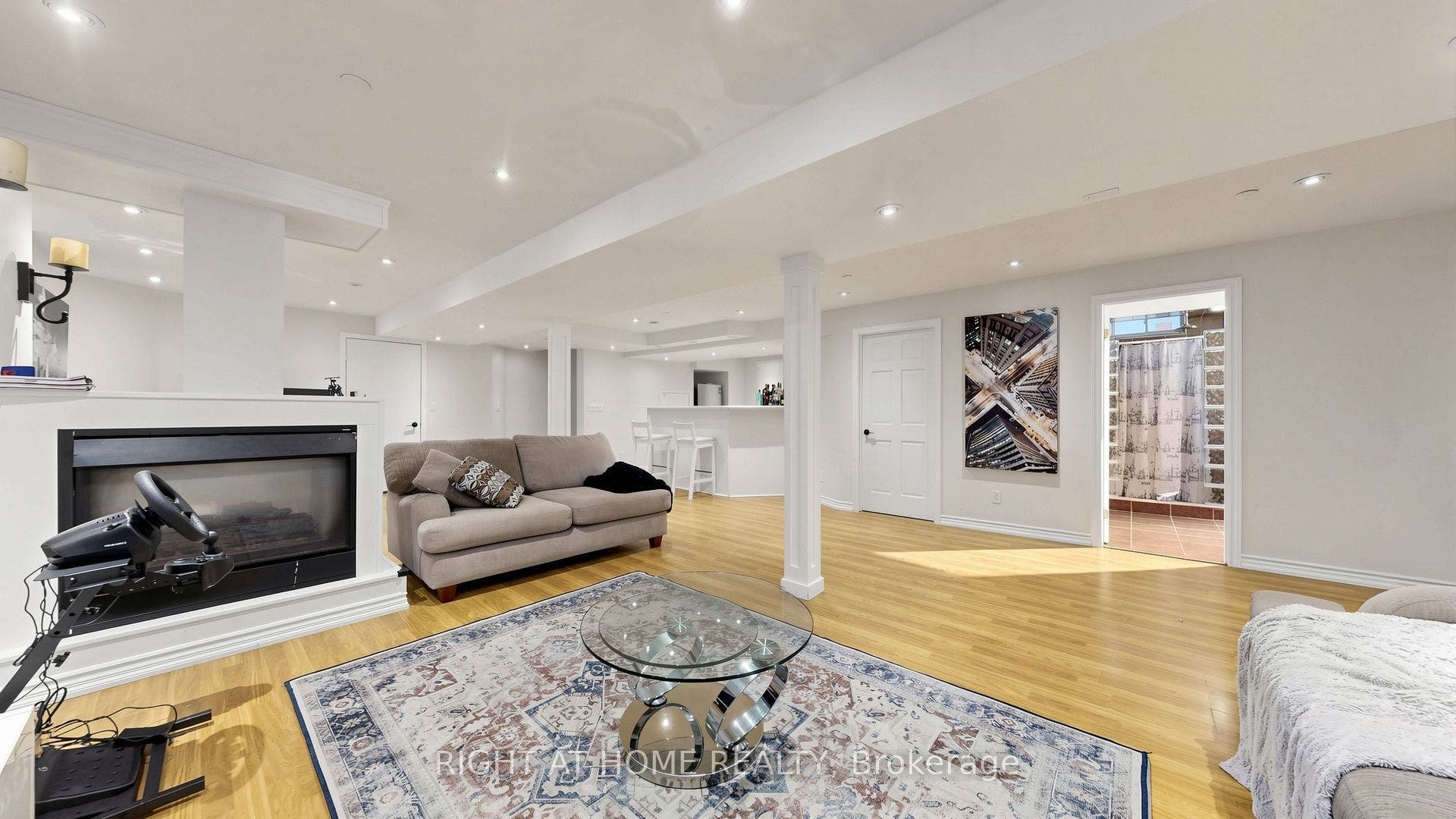44 Robertson Close, Vaughan, Vaughan, York ON L6A 2H1