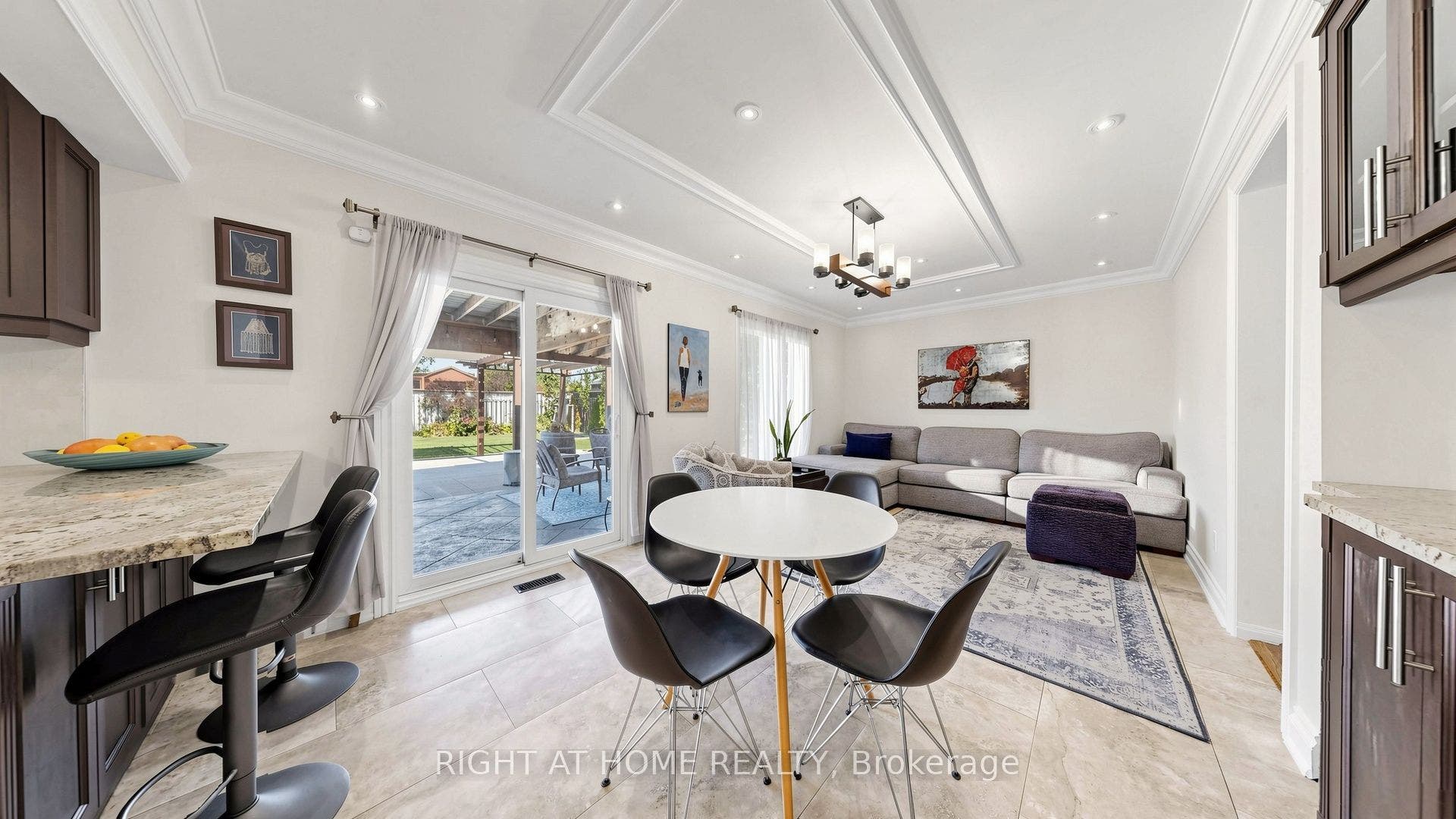 44 Robertson Close, Vaughan, Vaughan, York ON L6A 2H1