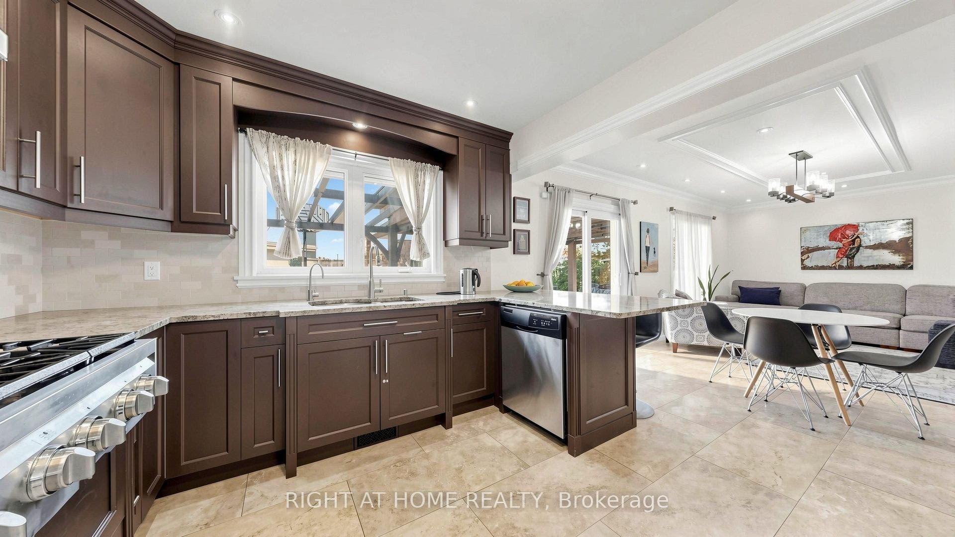 44 Robertson Close, Vaughan, Vaughan, York ON L6A 2H1