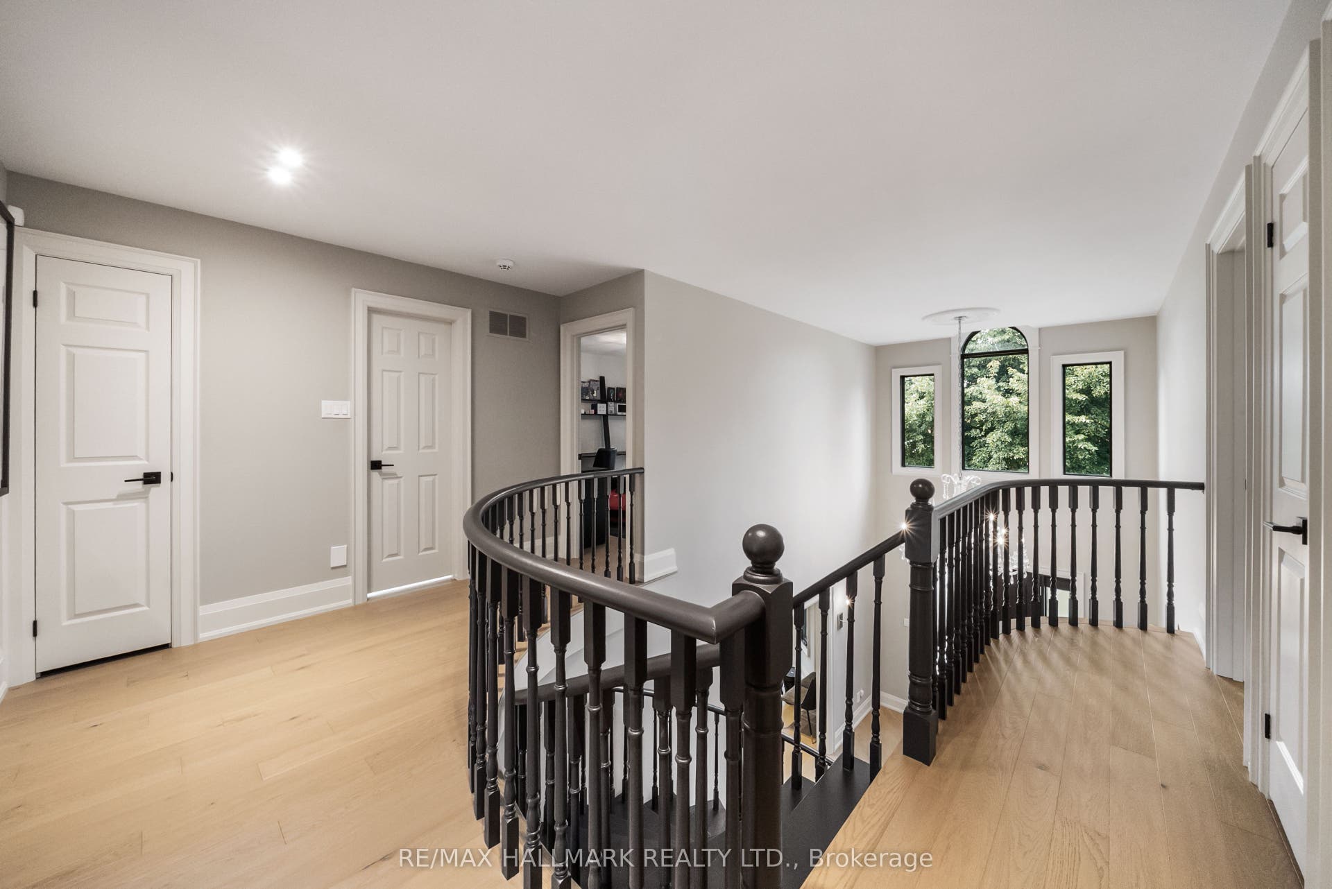 54 Theobalds Circle, Richmond Hill, York ON L4C 9C9