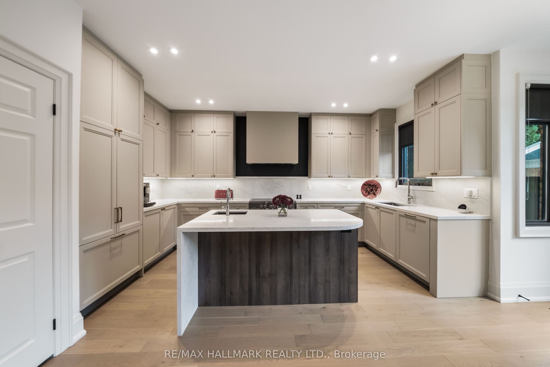 54 Theobalds Circle, Richmond Hill, York ON L4C 9C9