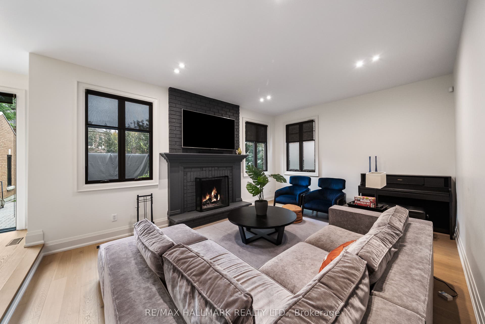 54 Theobalds Circle, Richmond Hill, York ON L4C 9C9