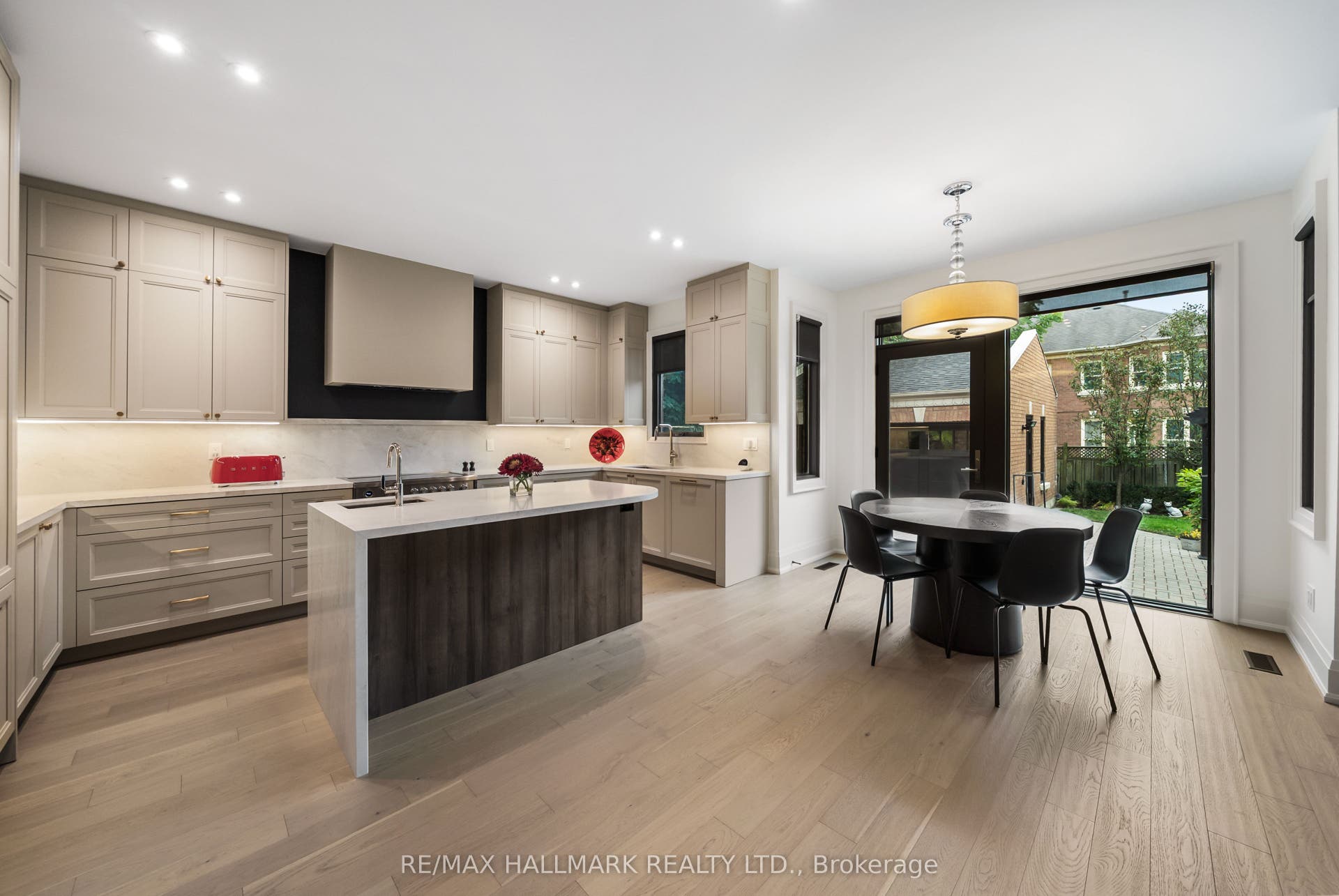 54 Theobalds Circle, Richmond Hill, York ON L4C 9C9