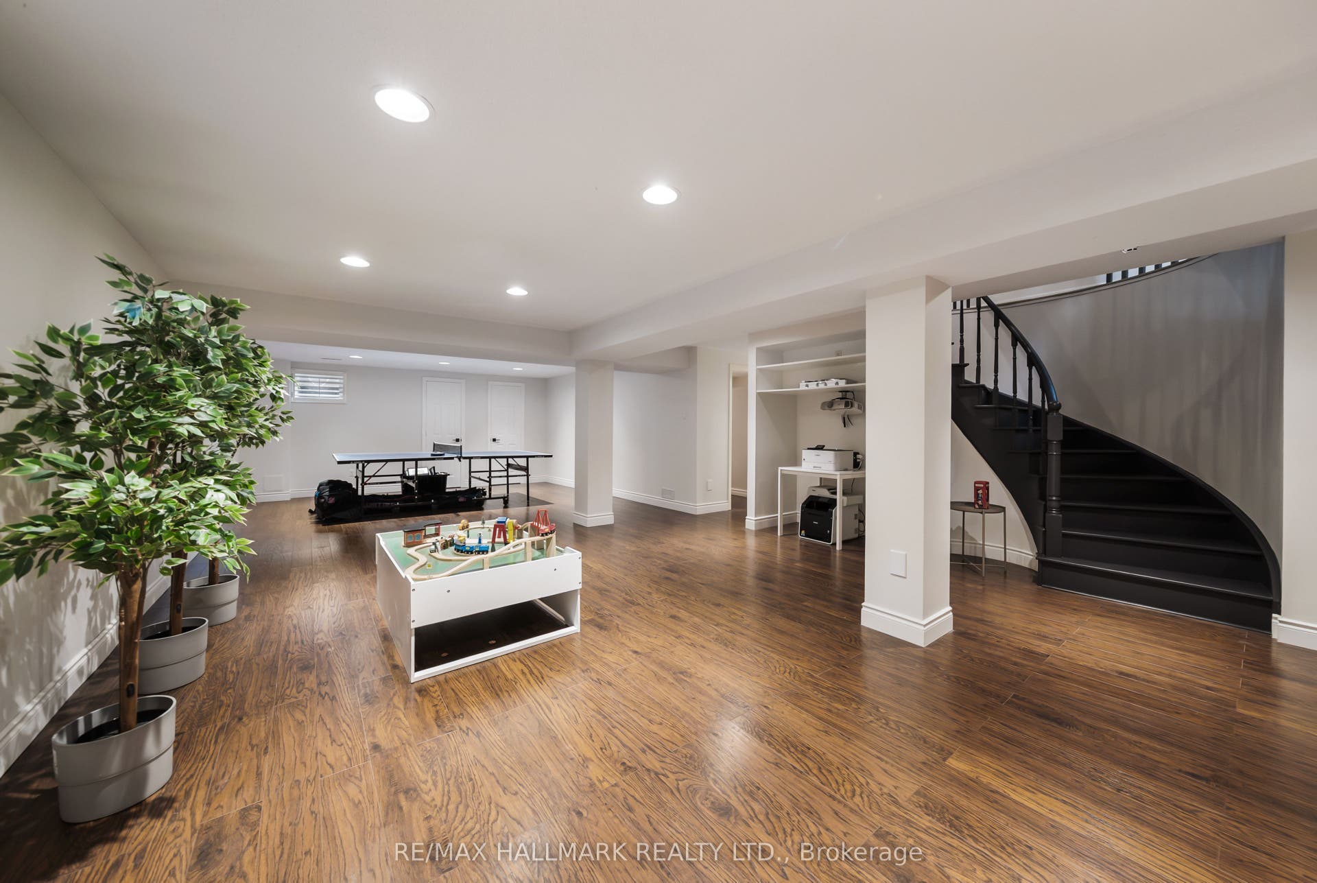 54 Theobalds Circle, Richmond Hill, York ON L4C 9C9