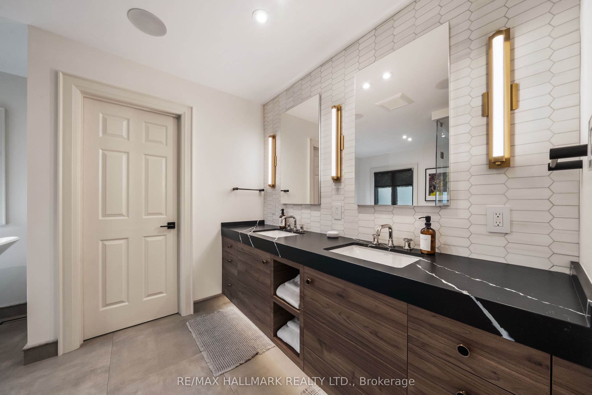 54 Theobalds Circle, Richmond Hill, York ON L4C 9C9
