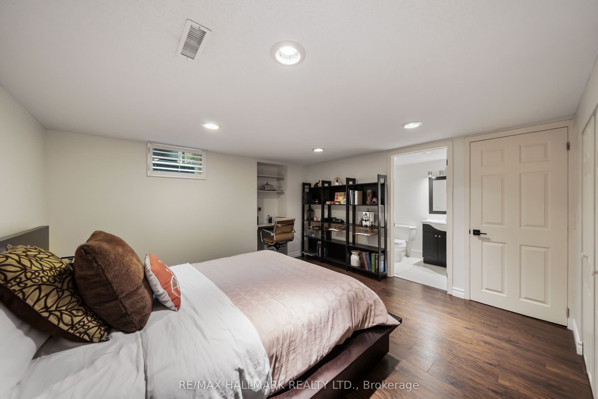 54 Theobalds Circle, Richmond Hill, York ON L4C 9C9