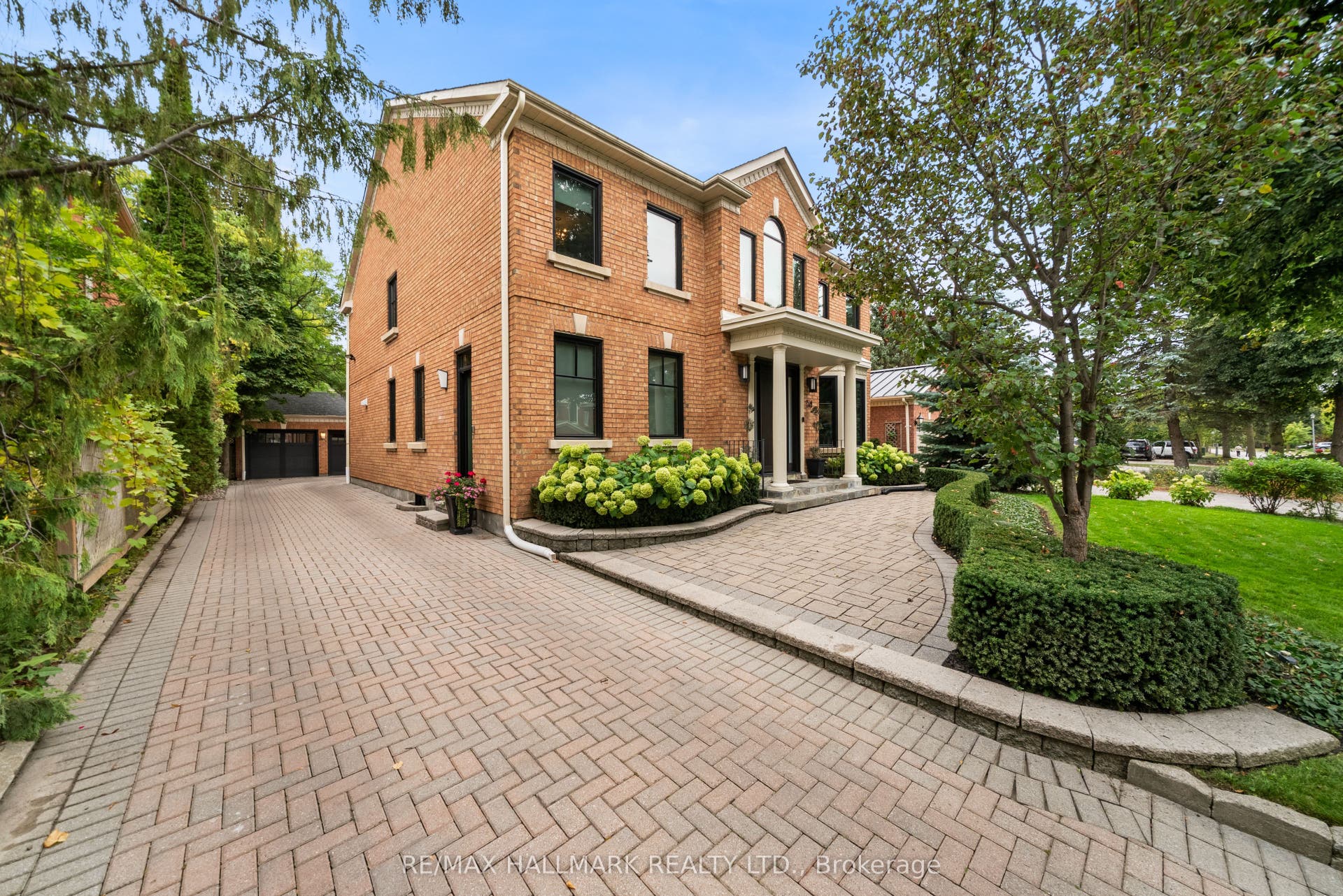 54 Theobalds Circle, Richmond Hill, York ON L4C 9C9