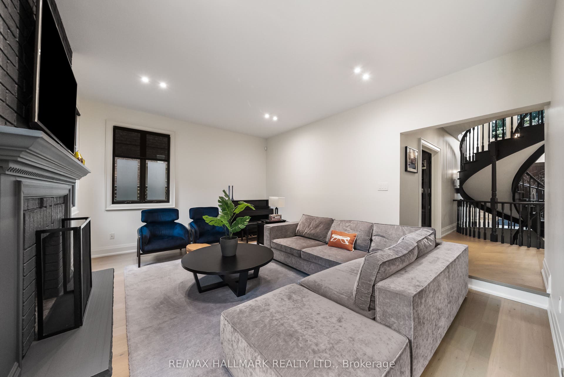 54 Theobalds Circle, Richmond Hill, York ON L4C 9C9