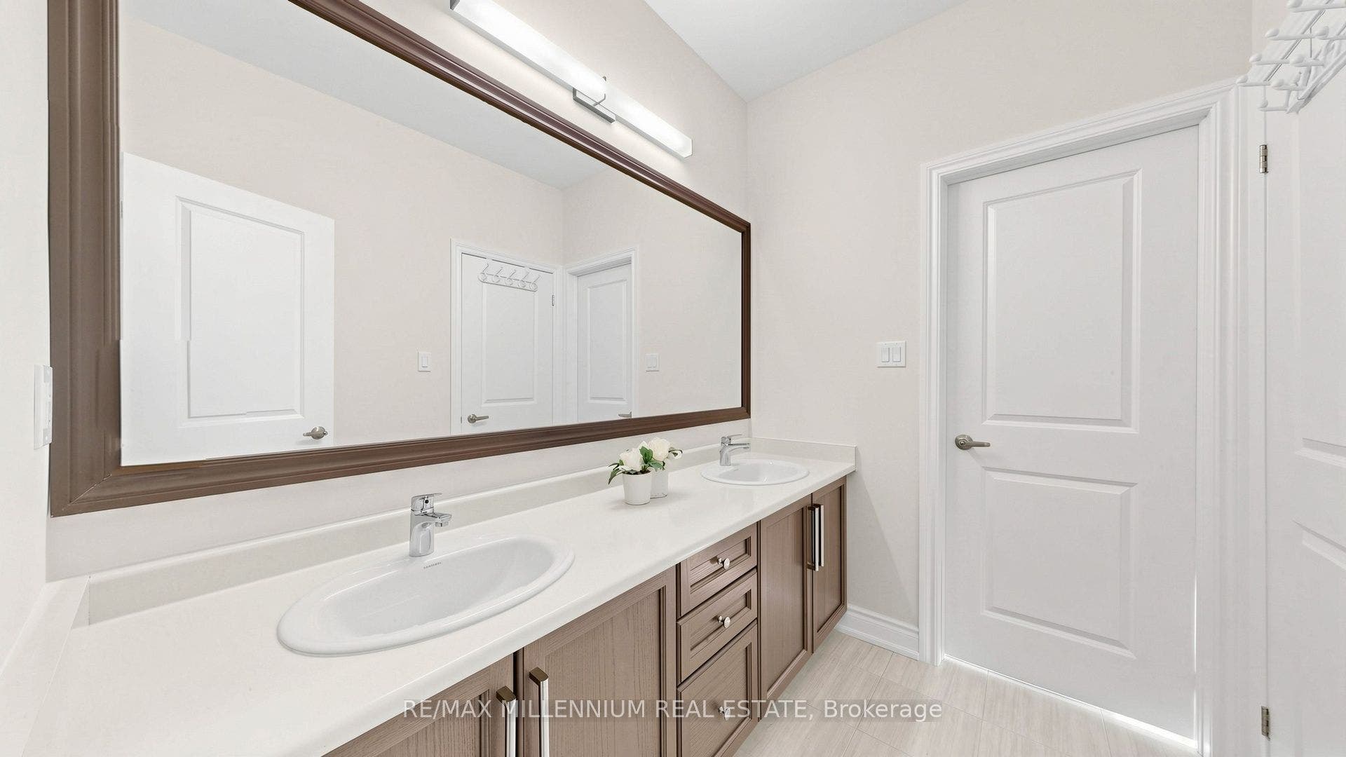 327 Mactier Drive, Vaughan, York ON L4H 4R1