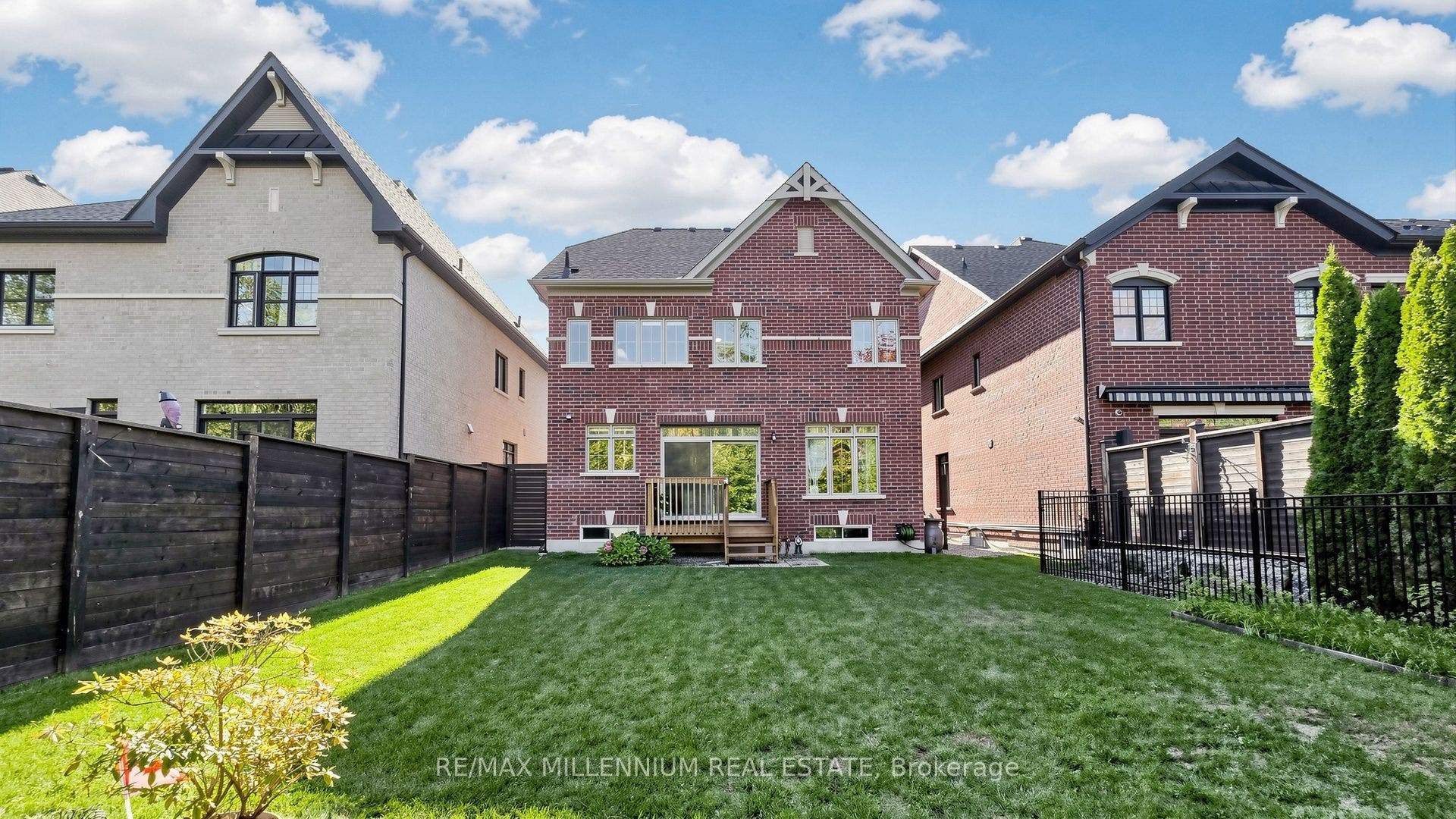327 Mactier Drive, Vaughan, York ON L4H 4R1