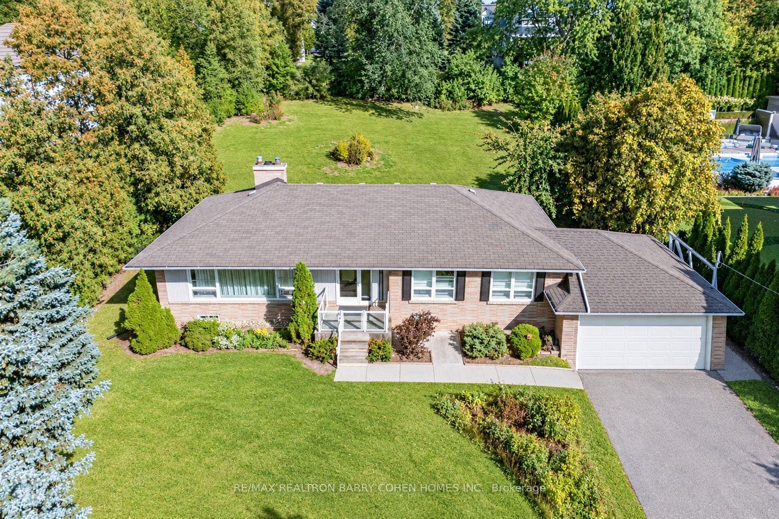 19 Oakbank Road, Vaughan, York ON L4J 2B8