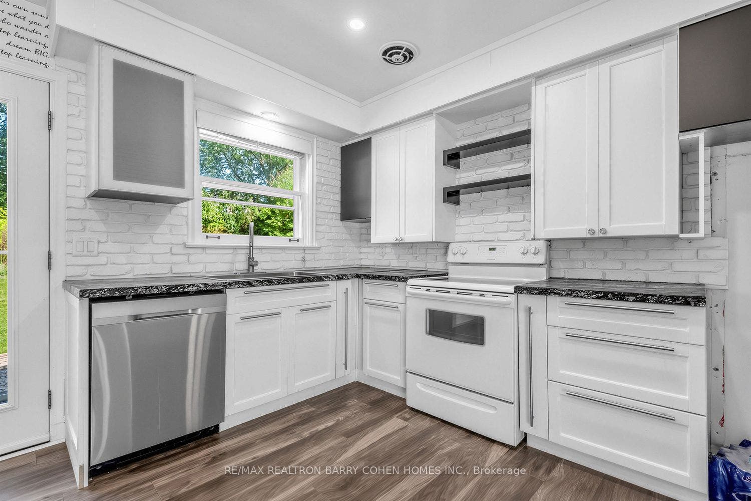 19 Oakbank Road, Vaughan, York ON L4J 2B8