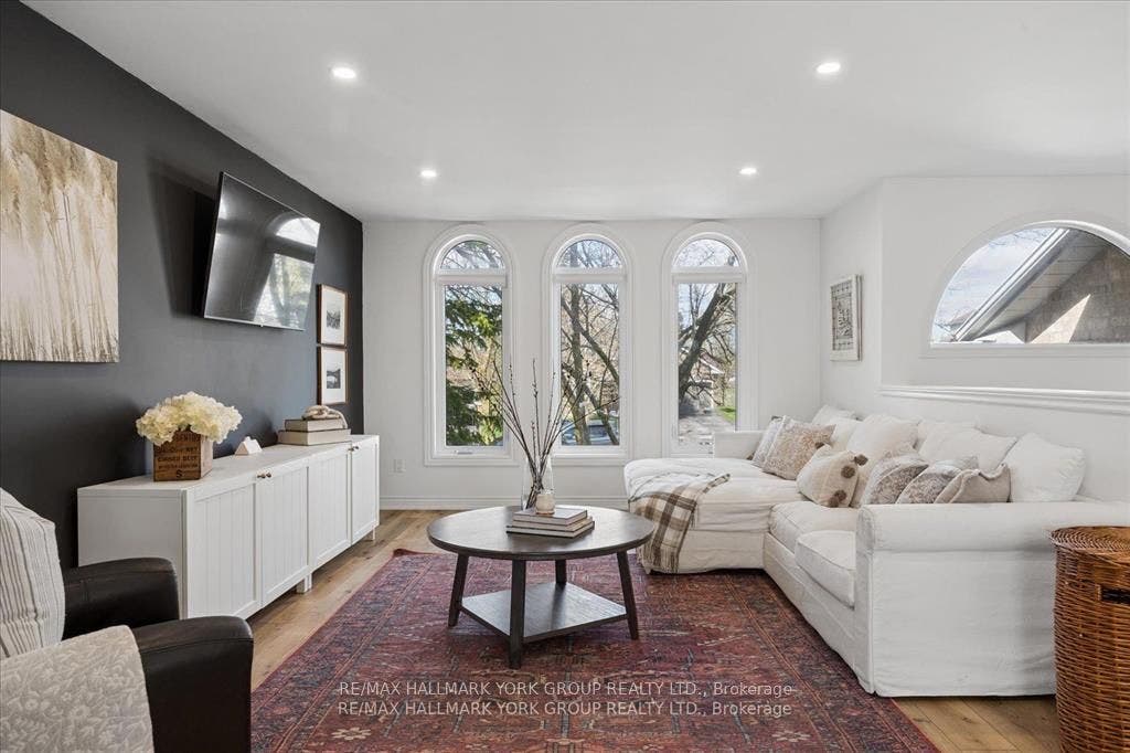 195 King Street, East Gwillimbury, York ON L0G 1M0