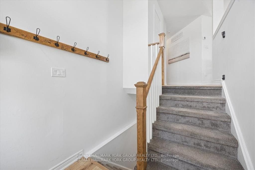 195 King Street, East Gwillimbury, York ON L0G 1M0