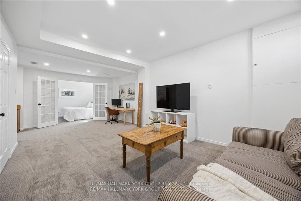 195 King Street, East Gwillimbury, York ON L0G 1M0