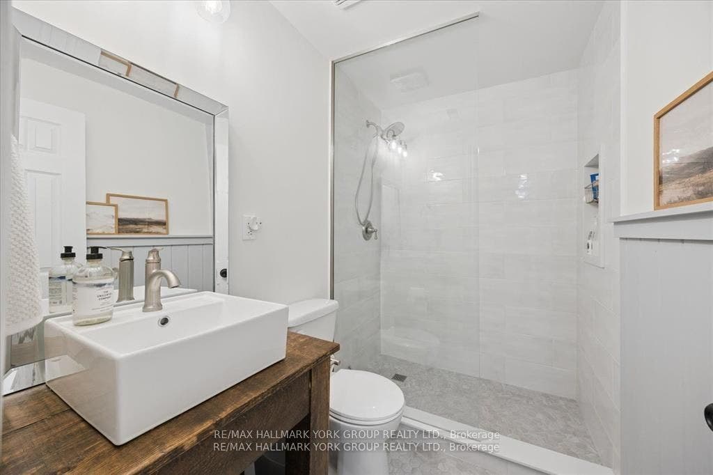 195 King Street, East Gwillimbury, York ON L0G 1M0