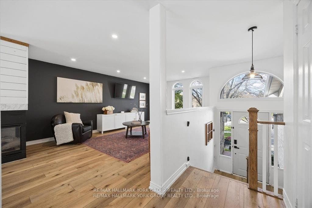195 King Street, East Gwillimbury, York ON L0G 1M0