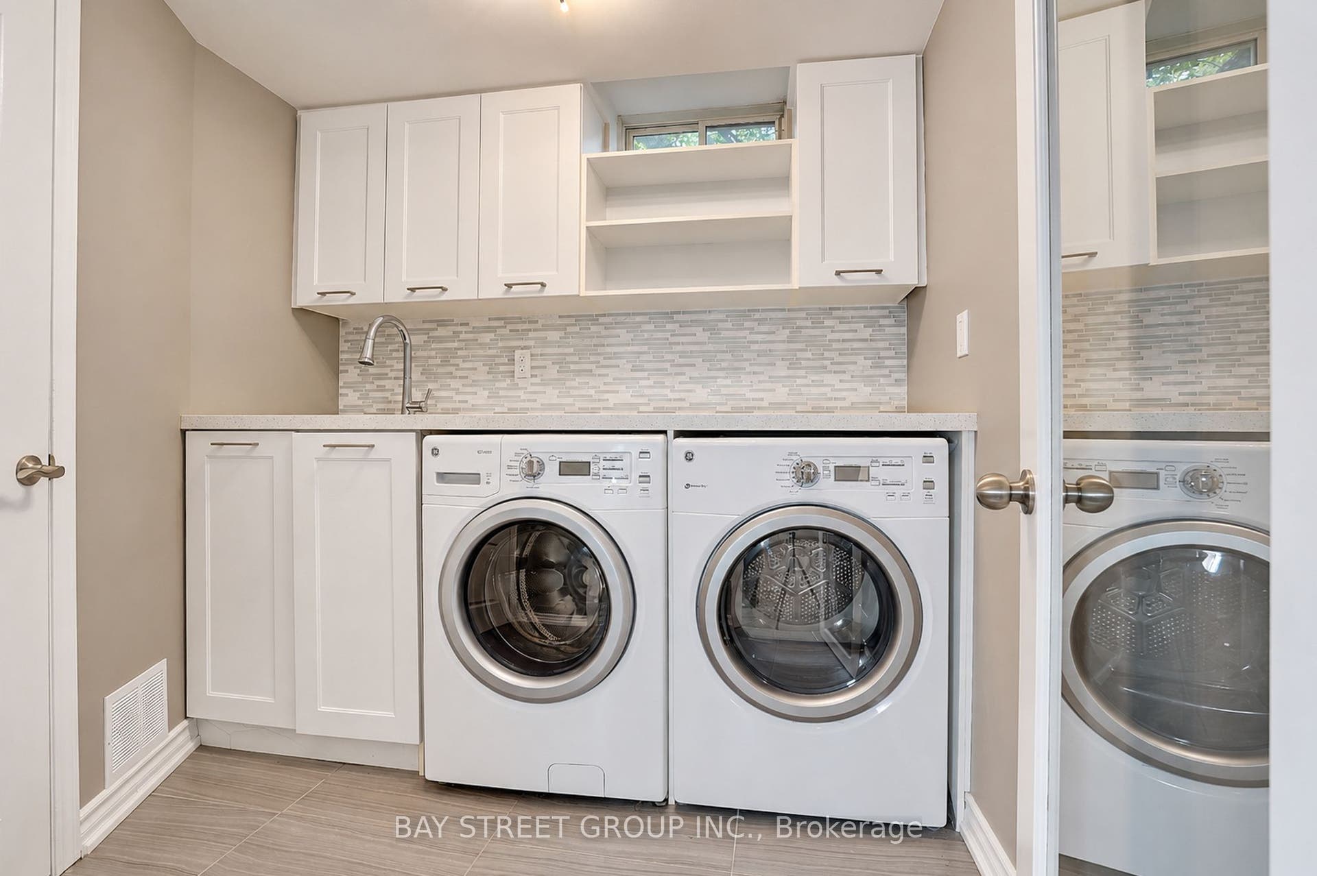 207 Farmstead Road, Richmond Hill, Richmond Hill, York ON L4S 2J6