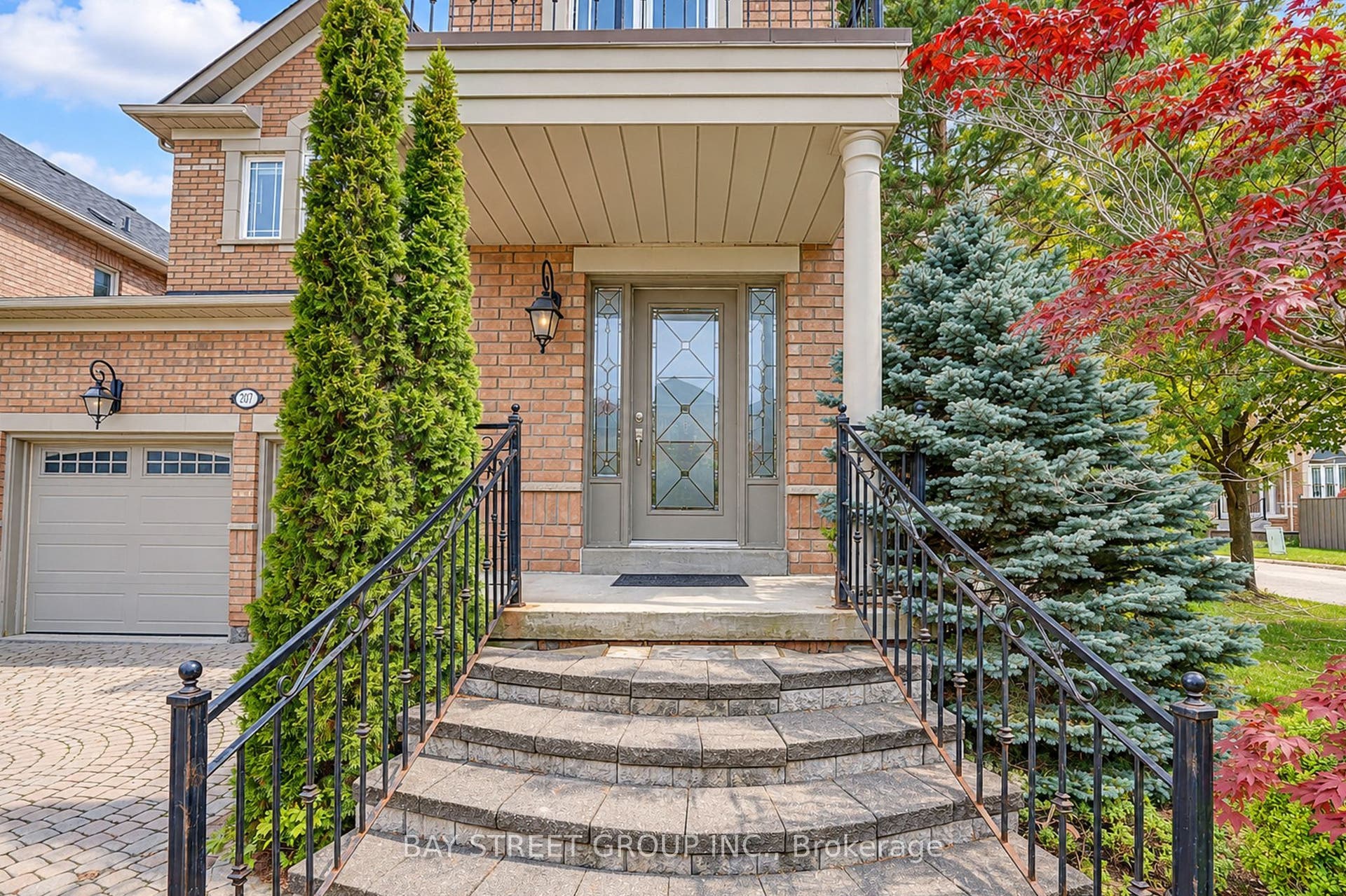 207 Farmstead Road, Richmond Hill, Richmond Hill, York ON L4S 2J6