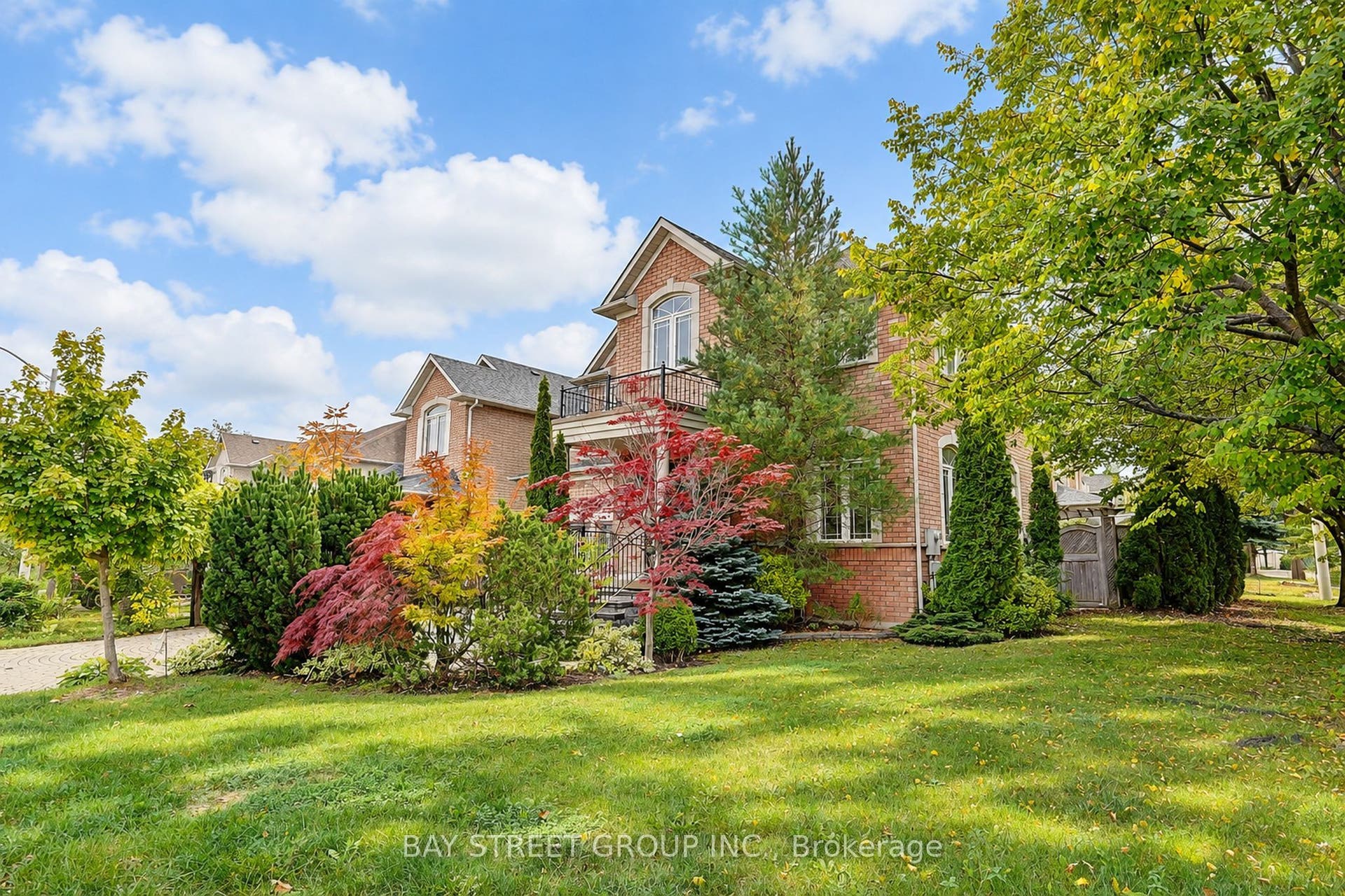 207 Farmstead Road, Richmond Hill, Richmond Hill, York ON L4S 2J6
