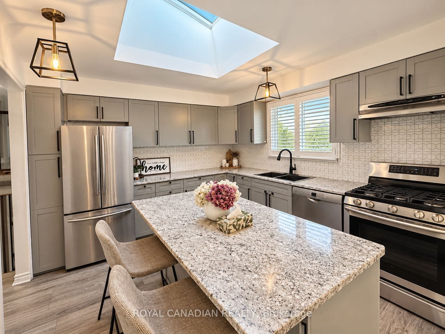 36 Maplegrove Avenue, Bradford West Gwillimbury, Simcoe ON L3Z 1S1