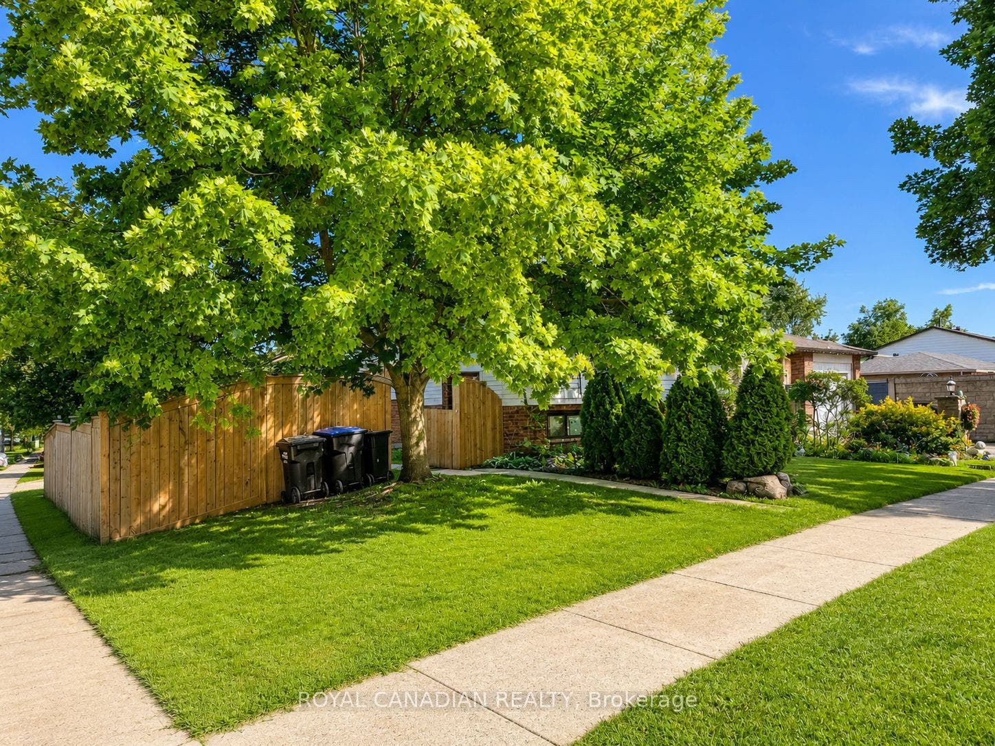 36 Maplegrove Avenue, Bradford West Gwillimbury, Simcoe ON L3Z 1S1
