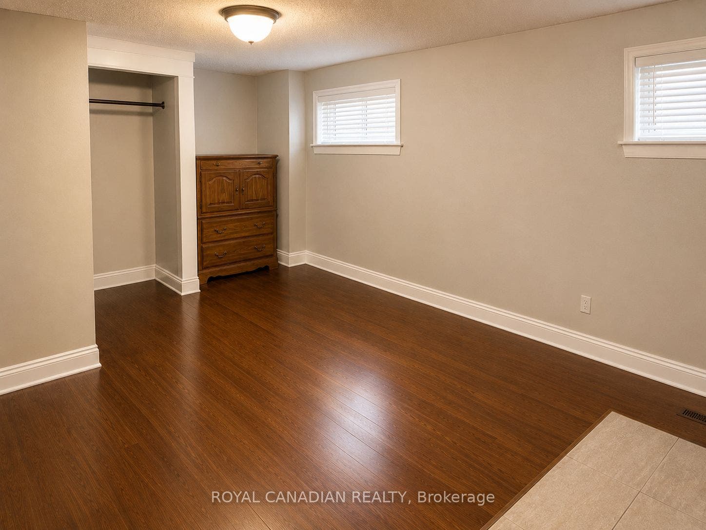 36 Maplegrove Avenue, Bradford West Gwillimbury, Simcoe ON L3Z 1S1