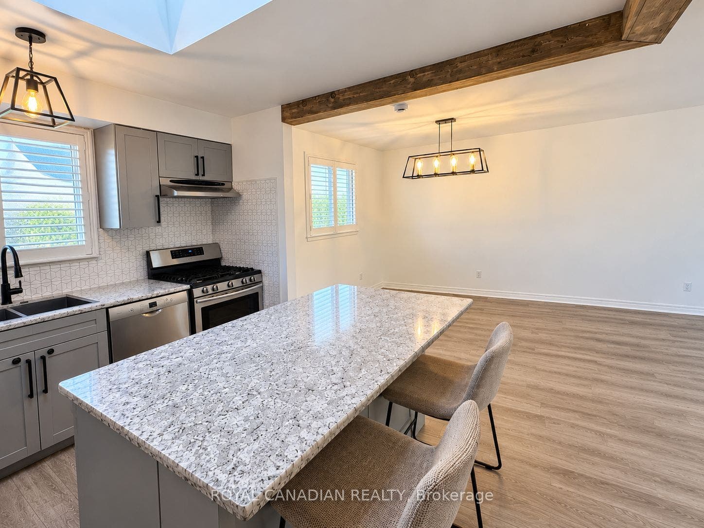36 Maplegrove Avenue, Bradford West Gwillimbury, Simcoe ON L3Z 1S1